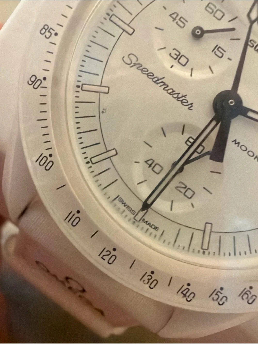 Omega x Swatch key features